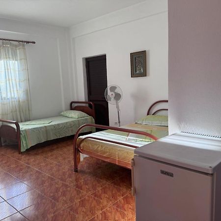 Melas Villa Durrës Esterno foto