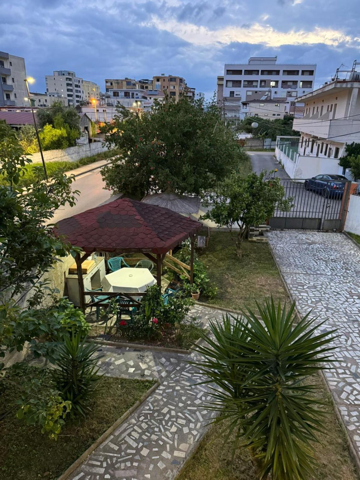 Melas Villa Durrës Esterno foto