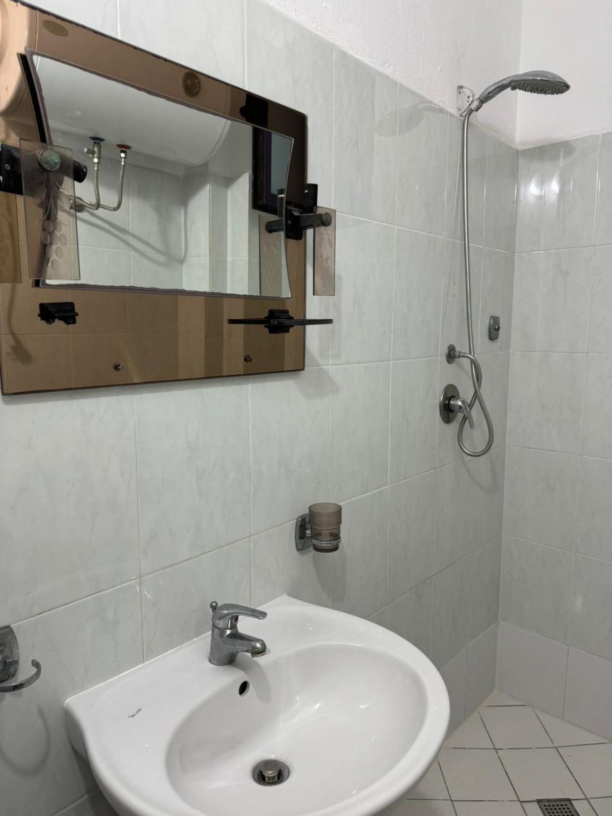 Melas Villa Durrës Esterno foto