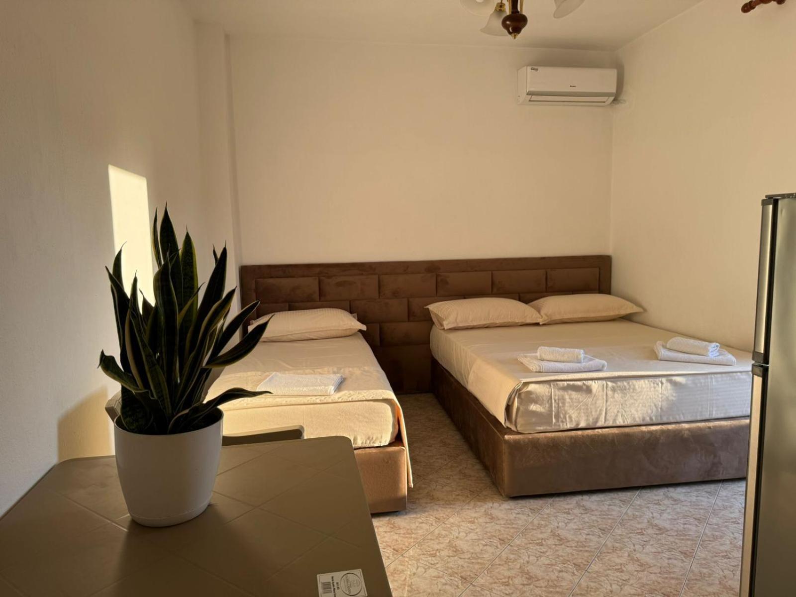 Melas Villa Durrës Esterno foto
