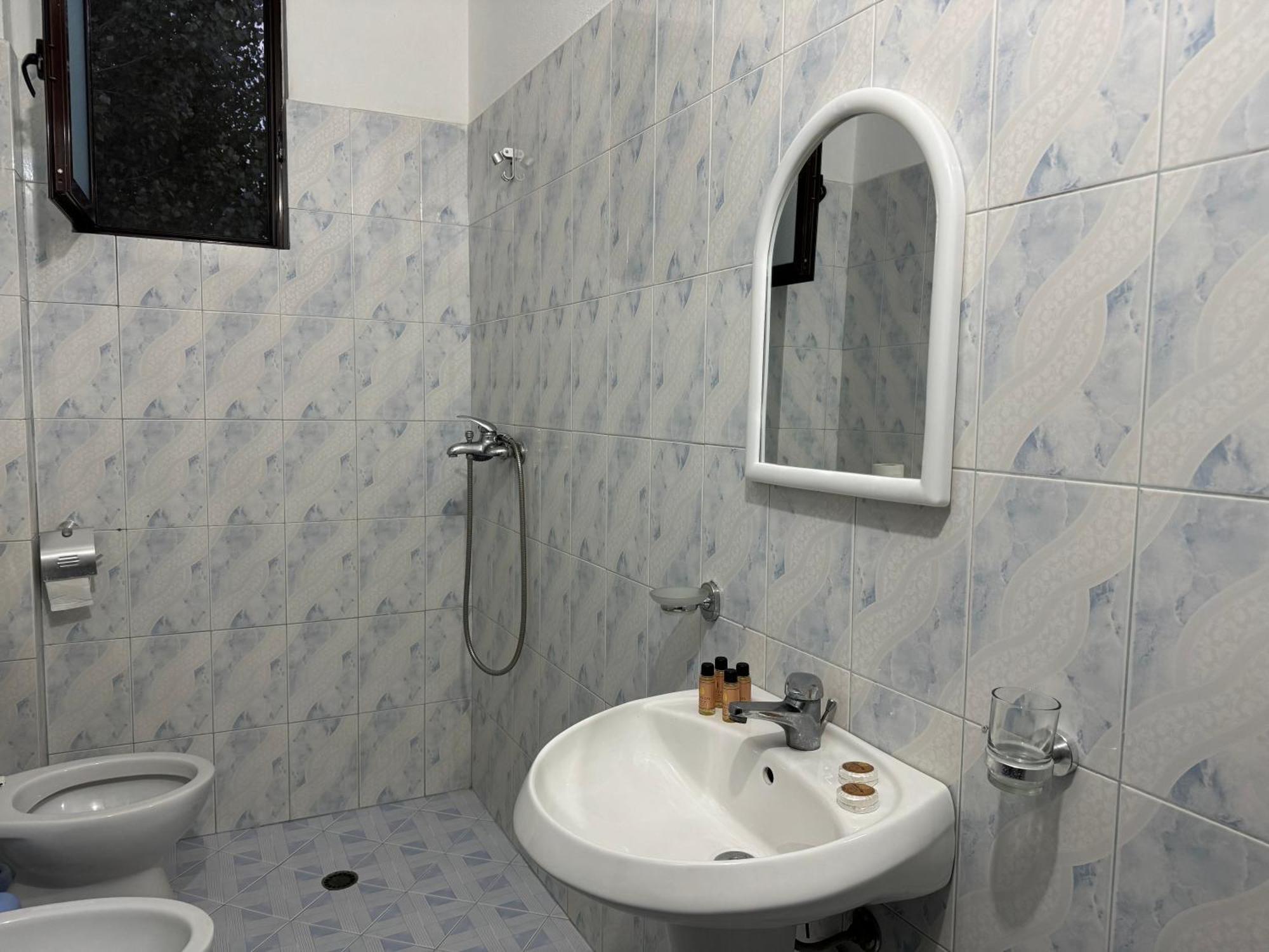 Melas Villa Durrës Esterno foto
