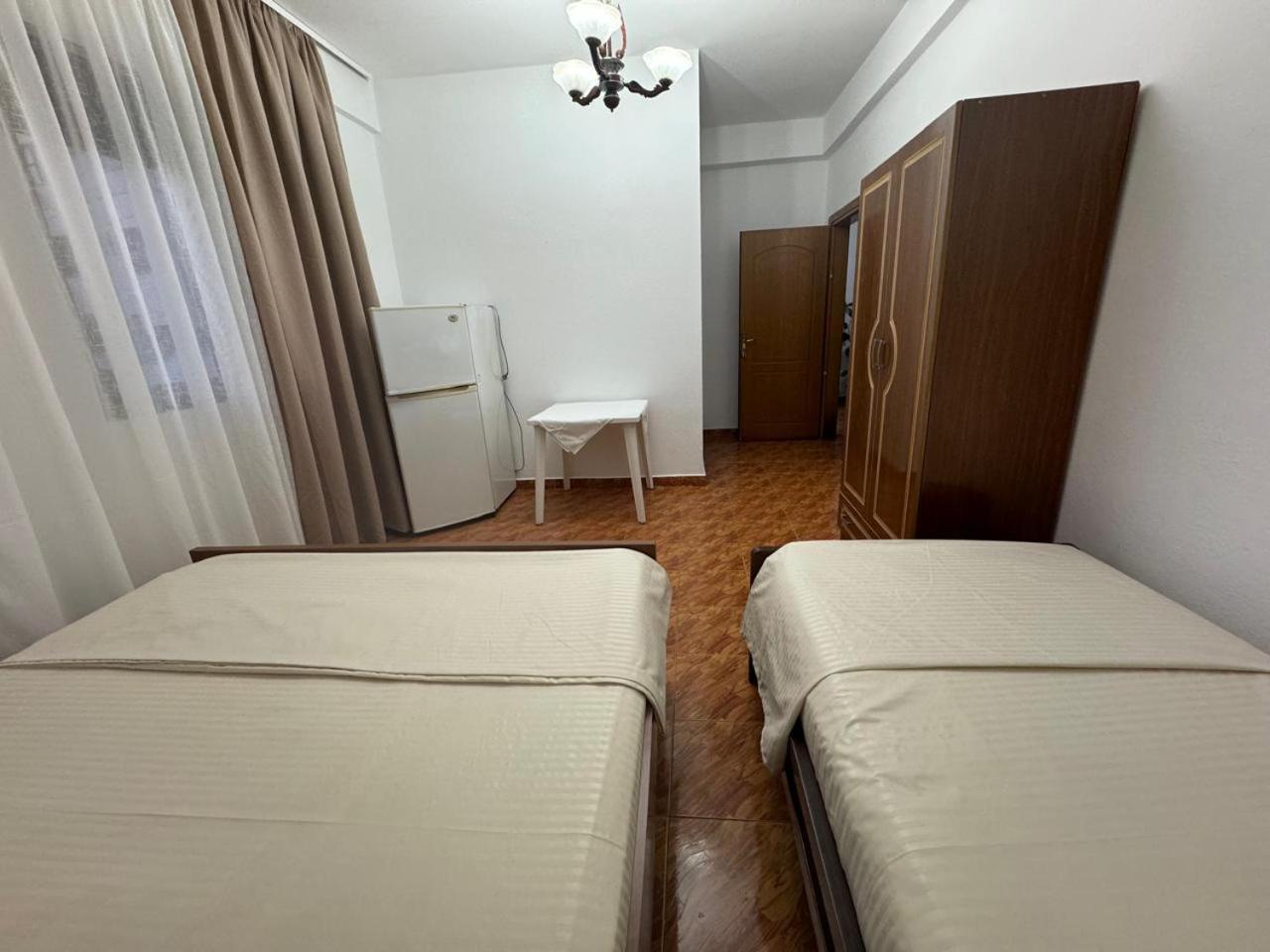 Melas Villa Durrës Esterno foto