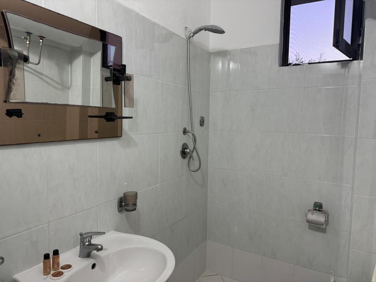 Melas Villa Durrës Esterno foto