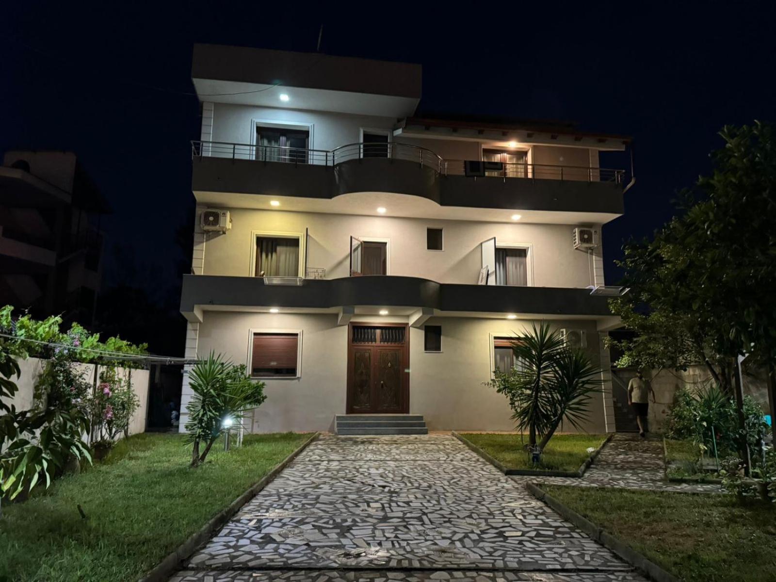 Melas Villa Durrës Esterno foto