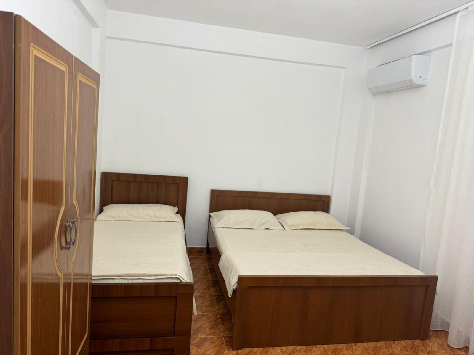 Melas Villa Durrës Esterno foto