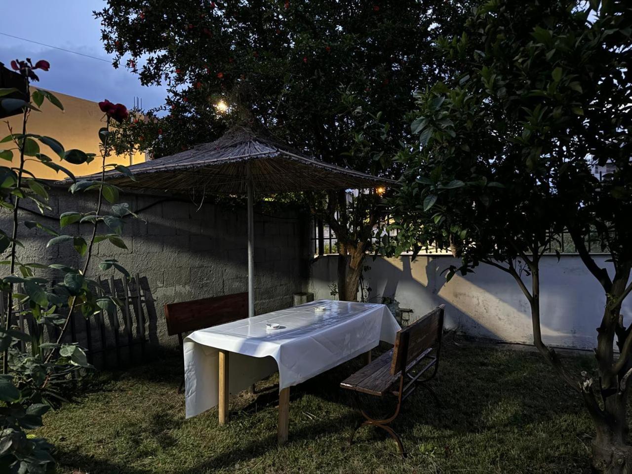 Melas Villa Durrës Esterno foto