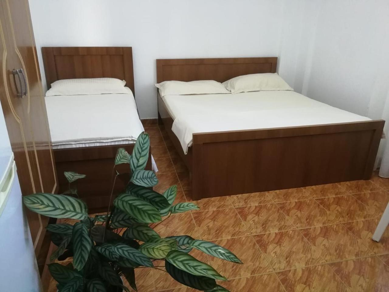 Melas Villa Durrës Esterno foto