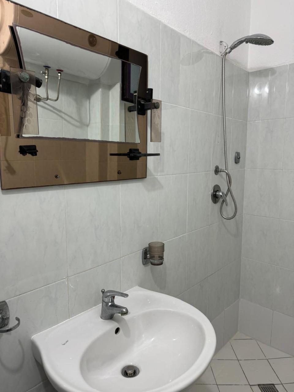 Melas Villa Durrës Esterno foto
