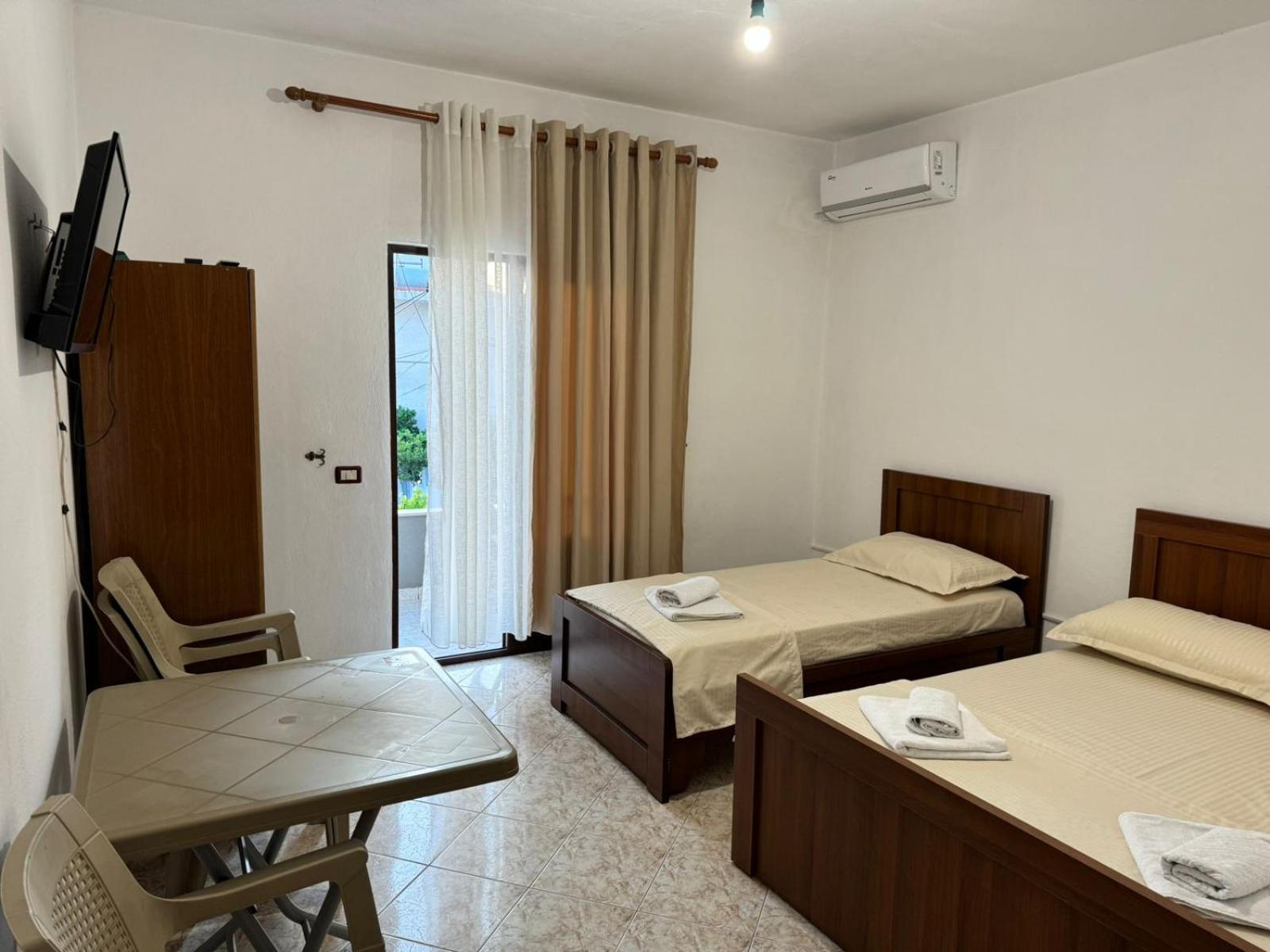 Melas Villa Durrës Esterno foto