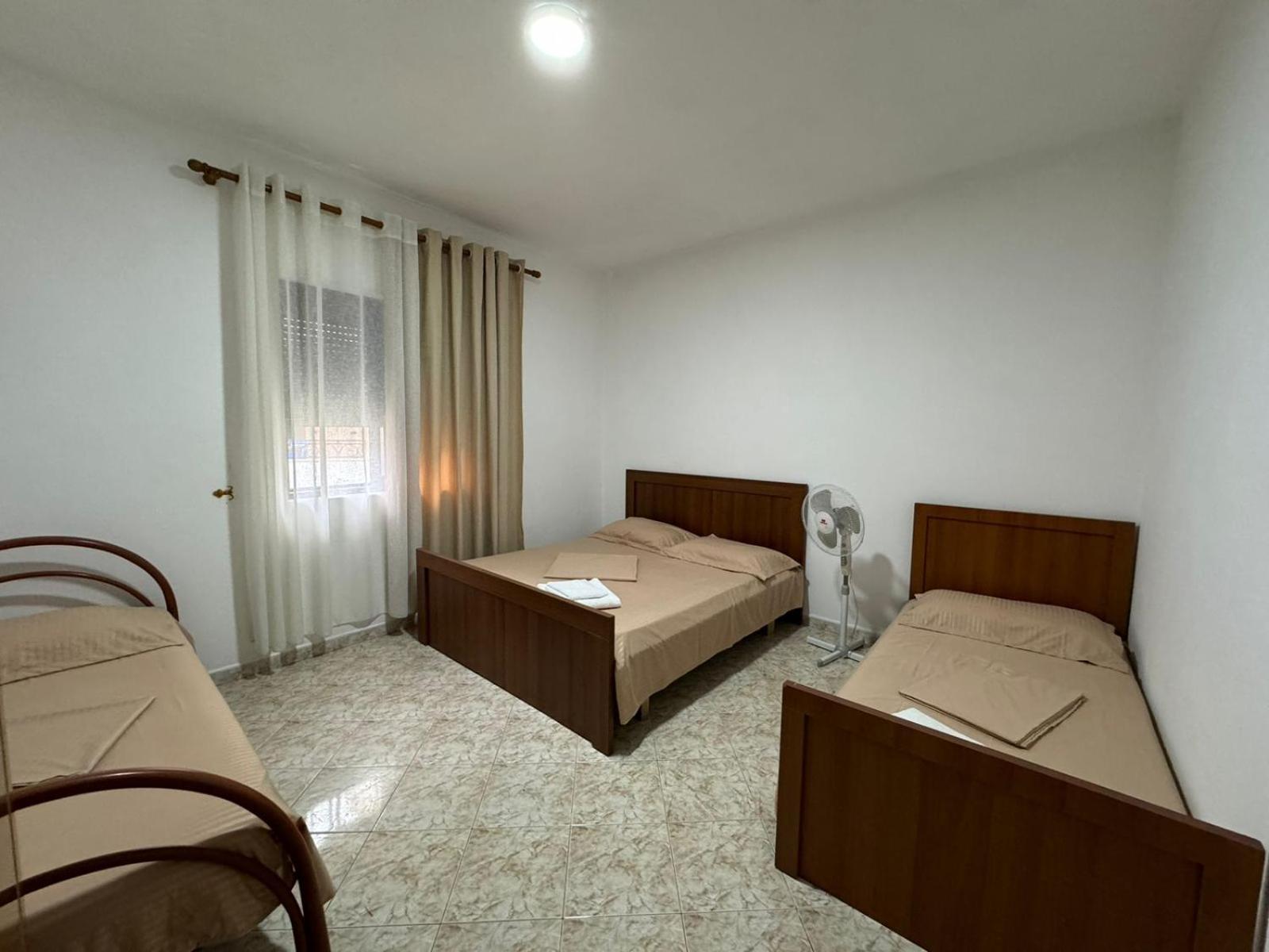 Melas Villa Durrës Esterno foto