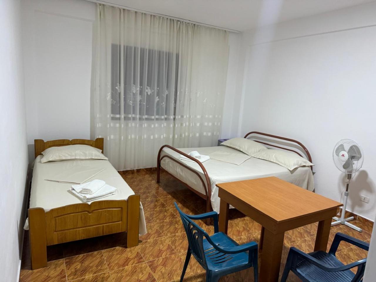 Melas Villa Durrës Esterno foto